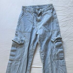 Light Wash Cargo Jeans - Light Blue